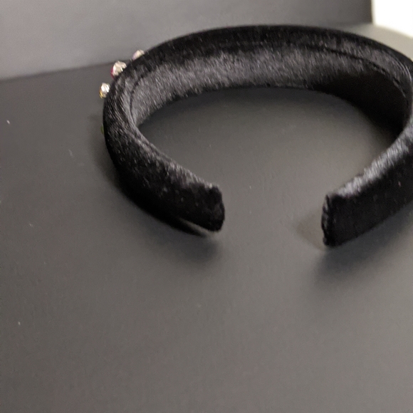 Black studded headband - Picture 3 of 8